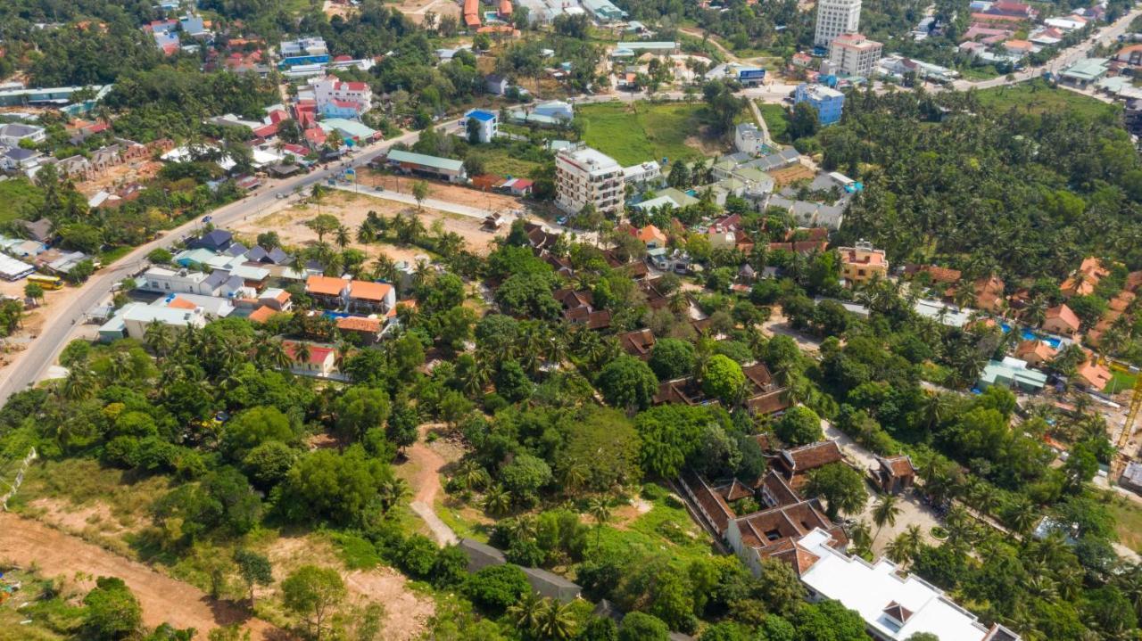 Ancient Village Phu Quoc Resort Экстерьер фото