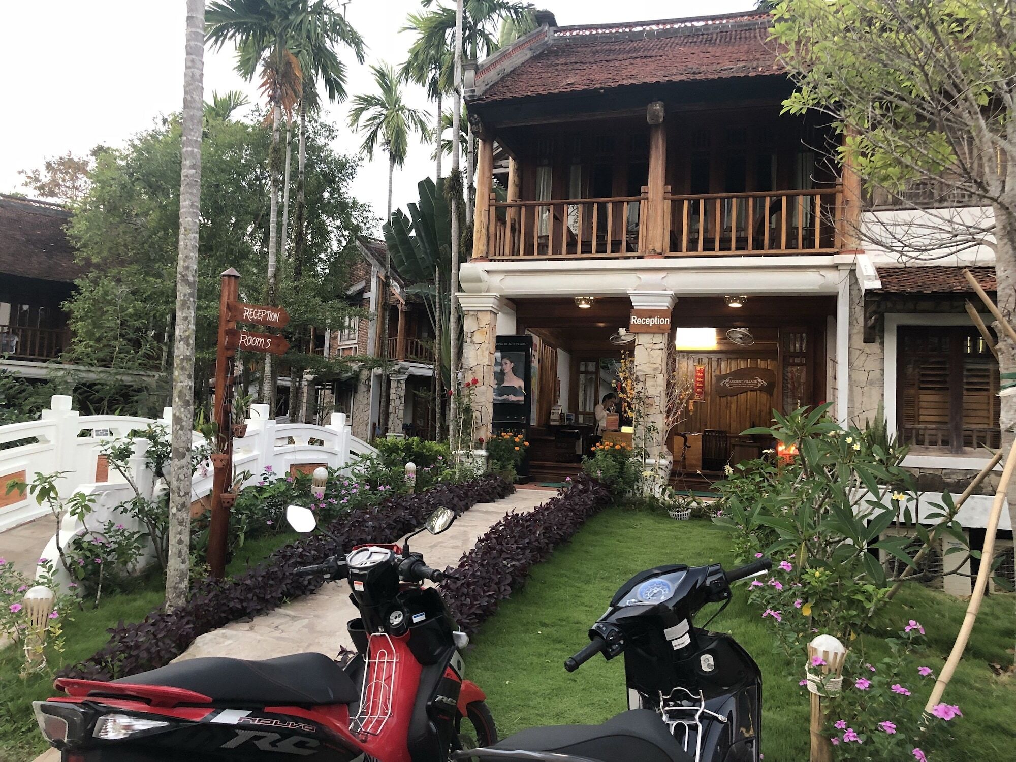 Ancient Village Phu Quoc Resort Экстерьер фото